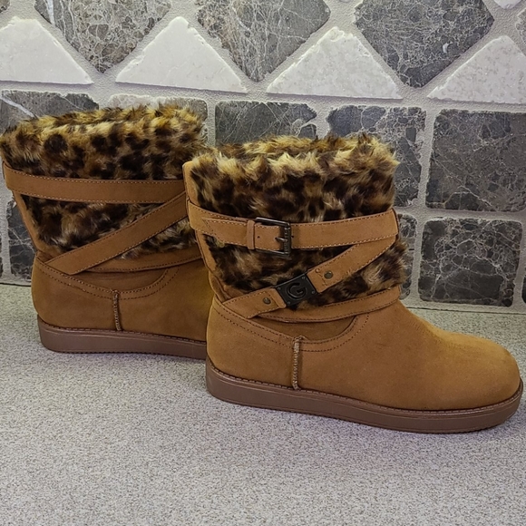 SIZE 6M Faux fur upper By Guess Dk Tan - Picture 2 of 13